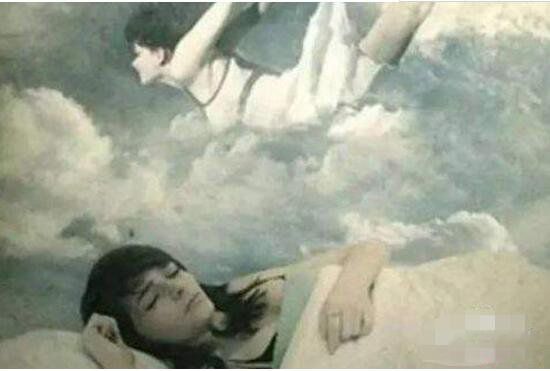 做梦是平行世界的记忆科学解释 做的梦是另一个平行宇宙发生的事