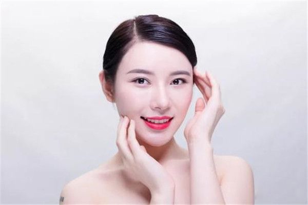 看面相算命的准不准 算卦看面相可信吗