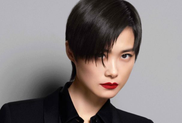 李宇春几几年超女 李宇春结过婚没有?丈夫到底是谁