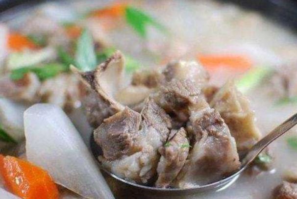 炖羊肉不能放什么调料 炖羊肉不放花椒还是大料