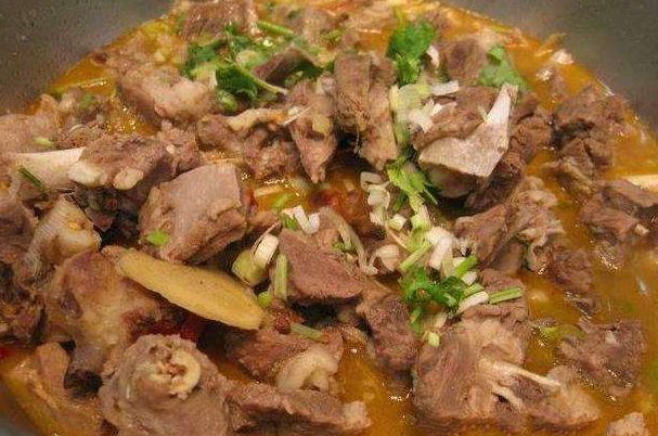 炖羊肉不能放什么调料 炖羊肉不放花椒还是大料