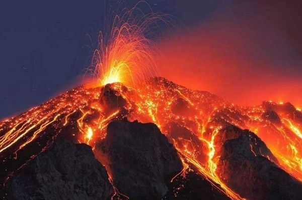 最严重的火山喷发事件是什么 培雷火山爆发事件死了多少人