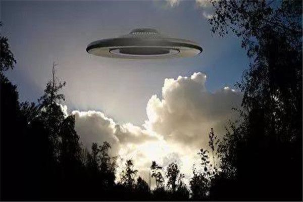 空军战机追击ufo不明飞行物 1998年河北沧州空军追ufo情况真相