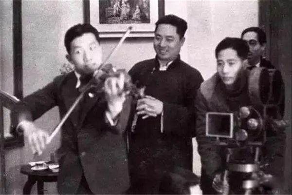 聂耳作曲和田汉作词的歌是哪首 音乐家聂耳的作品有哪些