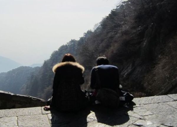 情侣爬泰山真的会分手吗 为什么不建议情侣爬泰山
