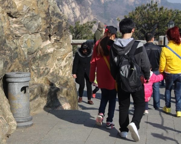 情侣爬泰山真的会分手吗 为什么不建议情侣爬泰山