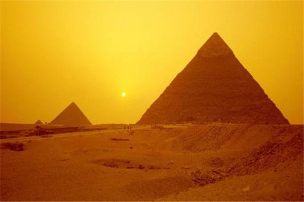 �ȸ��ͼ�ϵĿֲ��������� 10���ڹȸ��ͼ�Ϸ��ֵĹ��쳡��