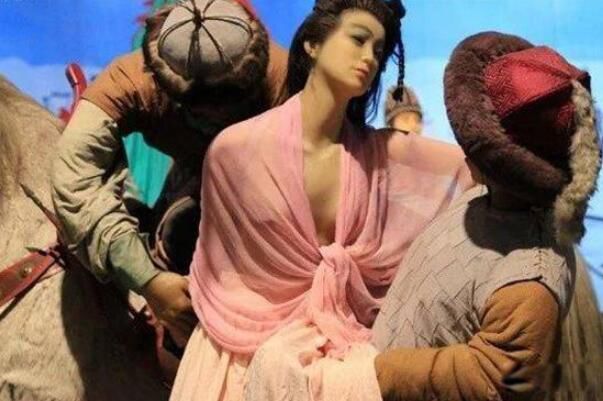 女人牵羊礼尺度有多大什么意思 牵羊礼和献乳礼的区别