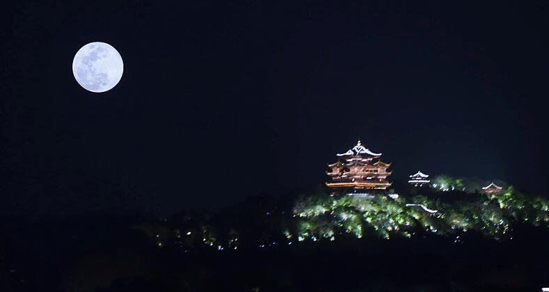 血月的恐怖传说故事 神秘的血月到底意味着什么