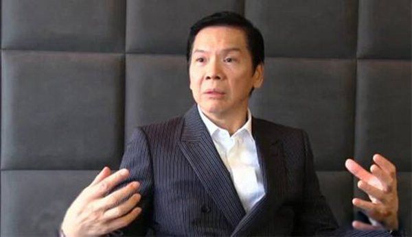 向华强到底什么来头 他在北京被扇巴掌被打事件