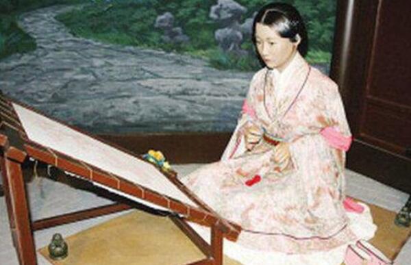 千年古墓走出活女尸 探索发现千年女尸之谜