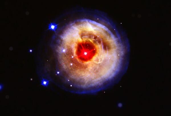 麒麟座v838变星与太阳的对比 麒麟座v838的直径是多少