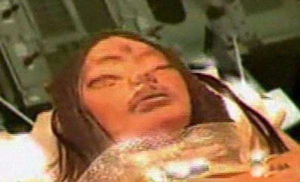 美国从月球带回三眼女尸 月球上嫦娥的死尸图片