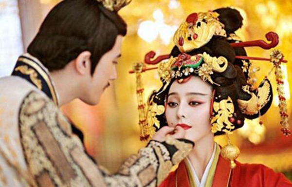 武则天之后是谁继承了皇位 她是自愿传位给李显的吗
