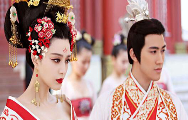武则天之后是谁继承了皇位 她是自愿传位给李显的吗
