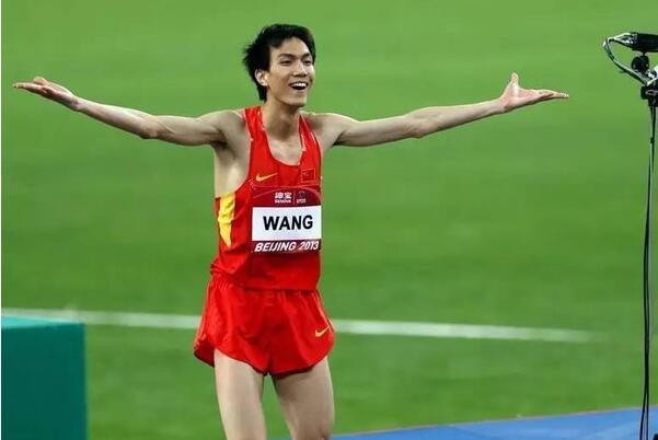 英年早婚是什么意思 英年早婚可以形容女生吗