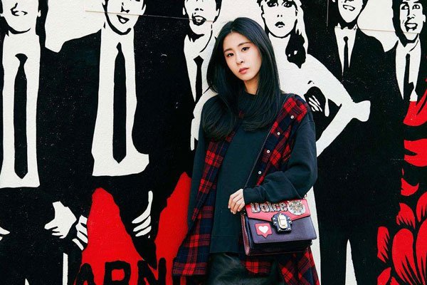 李嘉格和张碧晨取关怎么了 一个歌手一个演员没有利益冲突