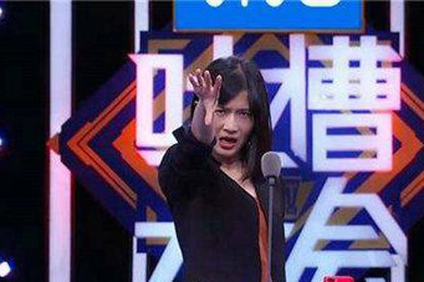 papi酱成名经历什么时候红的 表演系还是导演系毕业的