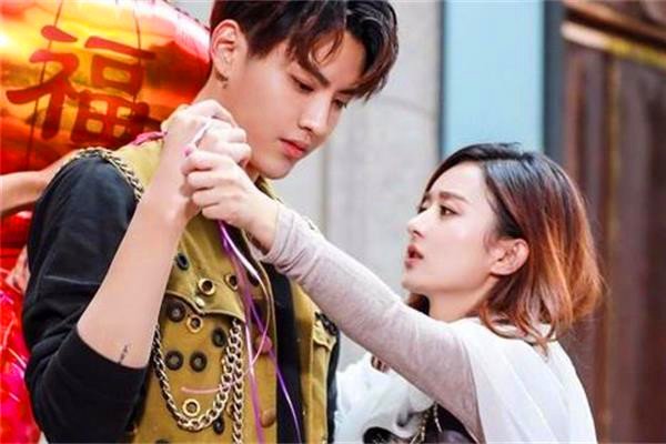吴亦凡赵丽颖眼神暧昧 剪辑师让吴亦凡和赵丽颖充满了爱的泡泡