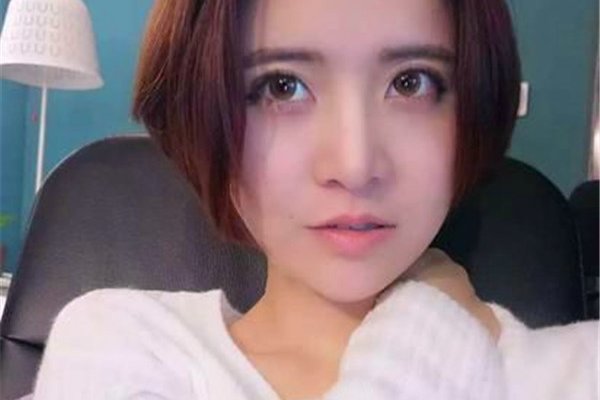 ��һ���������� ������ɫ��¶��ɫ֤���Լ��й�