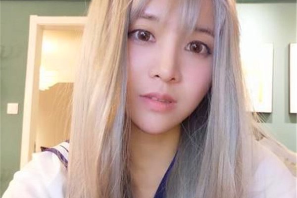 ��һ���������� ������ɫ��¶��ɫ֤���Լ��й�