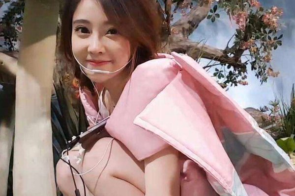 冯提莫被男嘉宾摸腿原视频是什么节目 马松摸冯提莫腿视频19次