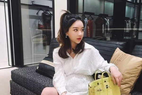 冯提莫被男嘉宾摸腿原视频是什么节目 马松摸冯提莫腿视频19次