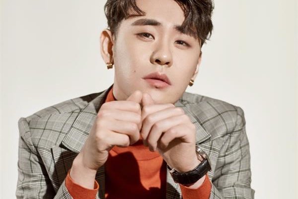 张云雷胸口纹身 喜欢听二爷的相声尤其是他的歌与小曲