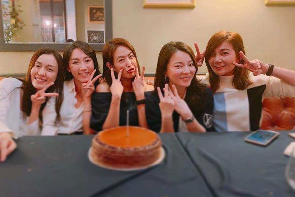 范玮琪和梁静茹之间发生什么事 大嘴巴泄露离婚被说闹掰
