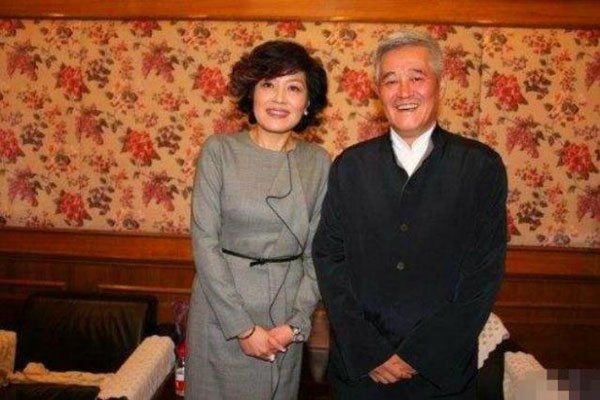 哈文为什么不让赵本山上春晚 哈文把本山拉下春晚是真的吗