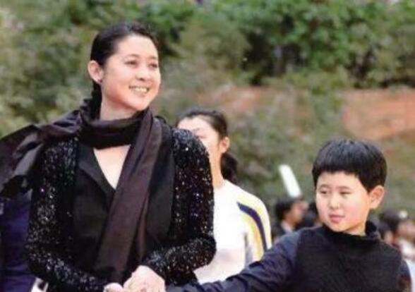 倪萍国籍是哪国人 倪萍移民美国是真的吗