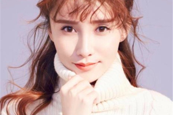 马秋子和谁长得像 马秋子杨颖对比照确实长得挺像
