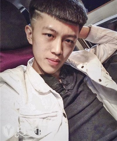 快手小伊伊被谁睡过 牌牌琦和小伊伊睡过吗
