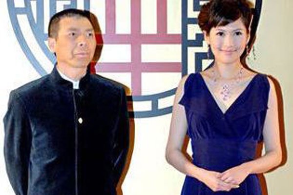沈星被冯小刚抛弃真相 冯小刚和徐帆离婚了吗