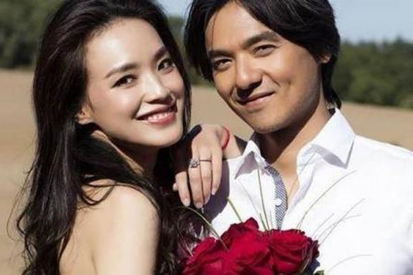 舒淇开车遇到阶梯下坡是哪个电影 后座的男人表情好亮
