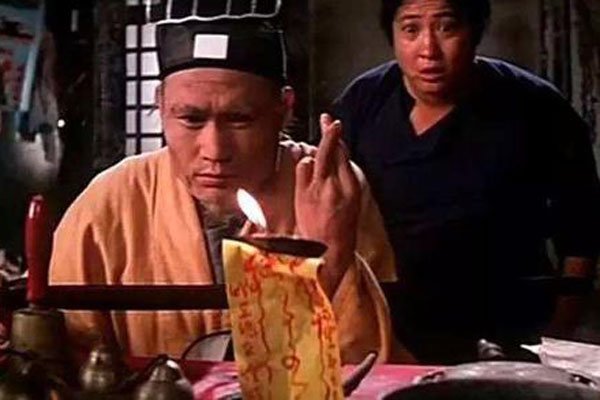 洪金宝鬼片名大全 从88年开始他参演的鬼片就已经大火
