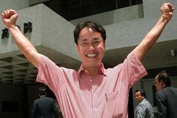 张子强为什么下跪给向华强 看他们的经历不该这么问的