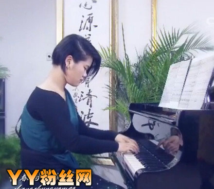 毕福剑女儿毕凌照片资料 毕凌亲生母亲周彦宏和毕福剑离婚原因