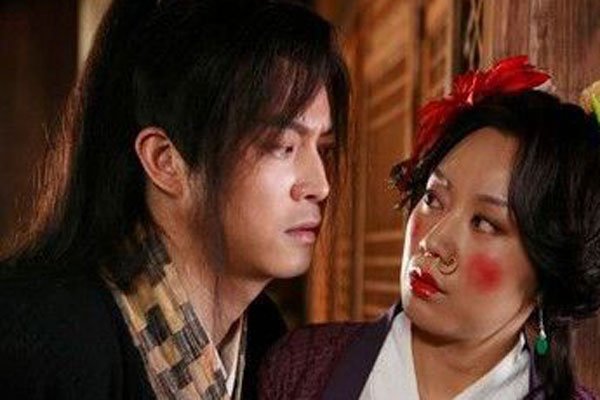 闫妮不雅照事件 虽然闫妮有点二,但她很真实