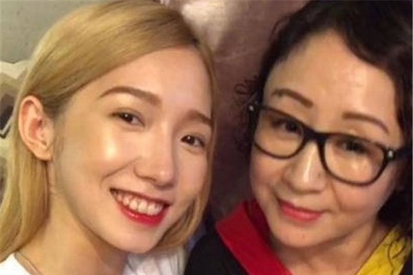 孟美岐个人资料介绍 抽烟照曾被包养是蕾丝是真的吗