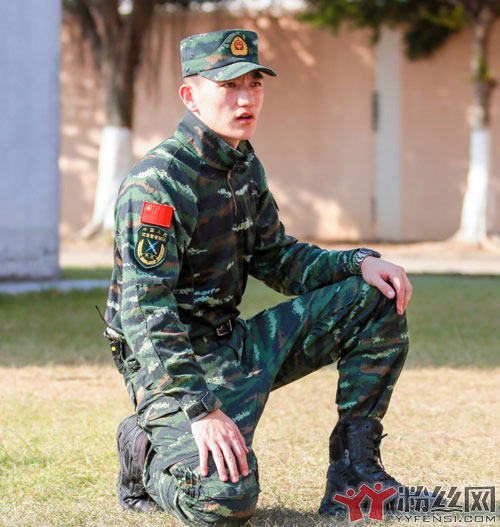 张馨予何捷怎么在一起的差几岁 规规矩矩去做军嫂吧不要再炒作了