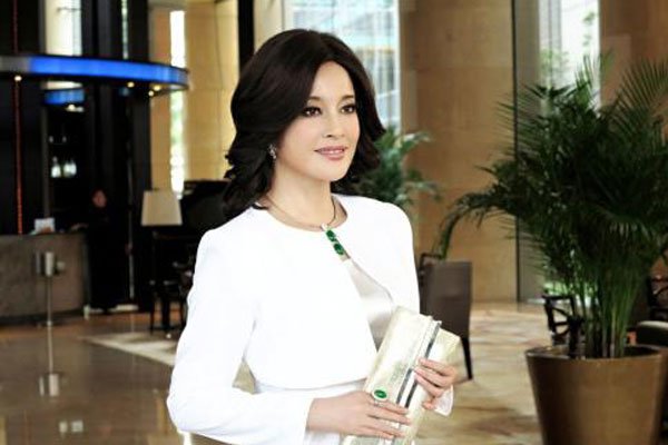 刘晓庆63岁生子是真的吗 63岁怎么怀上孕是真的吗