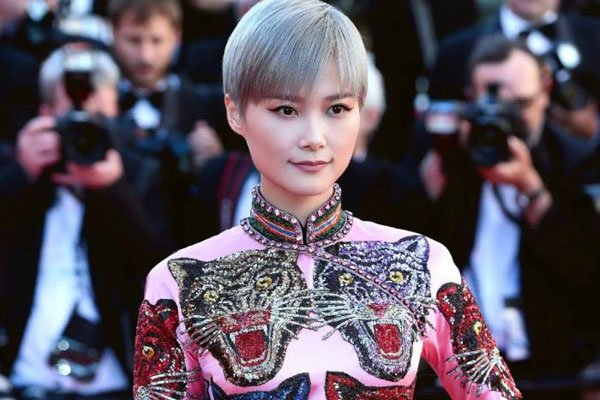李宇春的丈夫是谁 没结婚要当演员总是被猜测