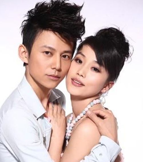 何炅老婆王菁的个人资料照片 王菁有什么背景吗