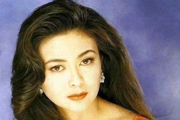 高尔夫事件中女主角为什么取不出来 高尔夫的宽度是香蕉的好几倍啊