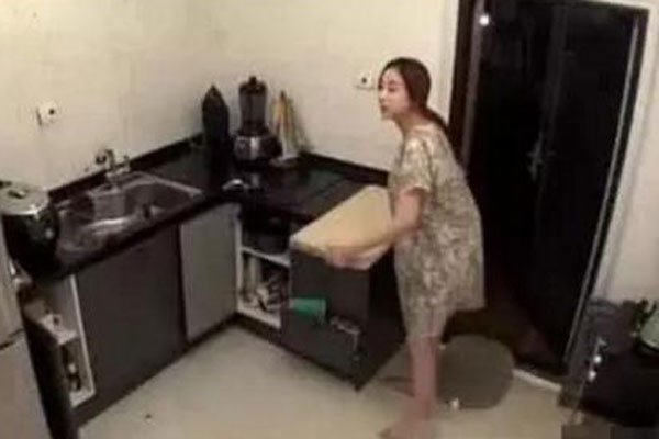 韩素媛怀孕见红以前结过婚吗 韩素媛与公公逛街十指相扣乱伦