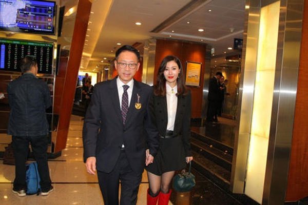 ������ÿ���ж���Ǯ ���������������������