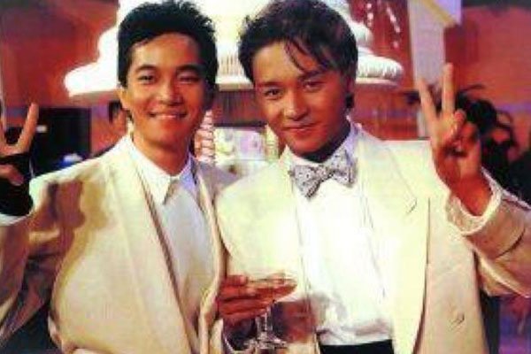 钟保罗陈百强关系长得好像 差一年家境不同不是兄弟