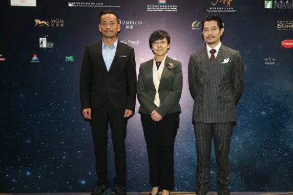 周焯华发家史 一个小混混如今却成为太阳帝国的王者