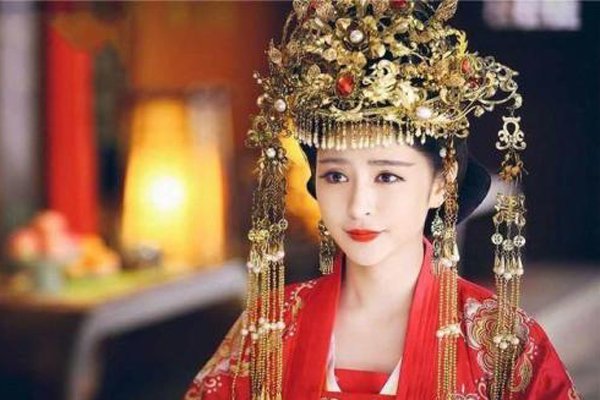 中国古代妖淫艳后排行 不管多大年纪都被君主抢来当女人